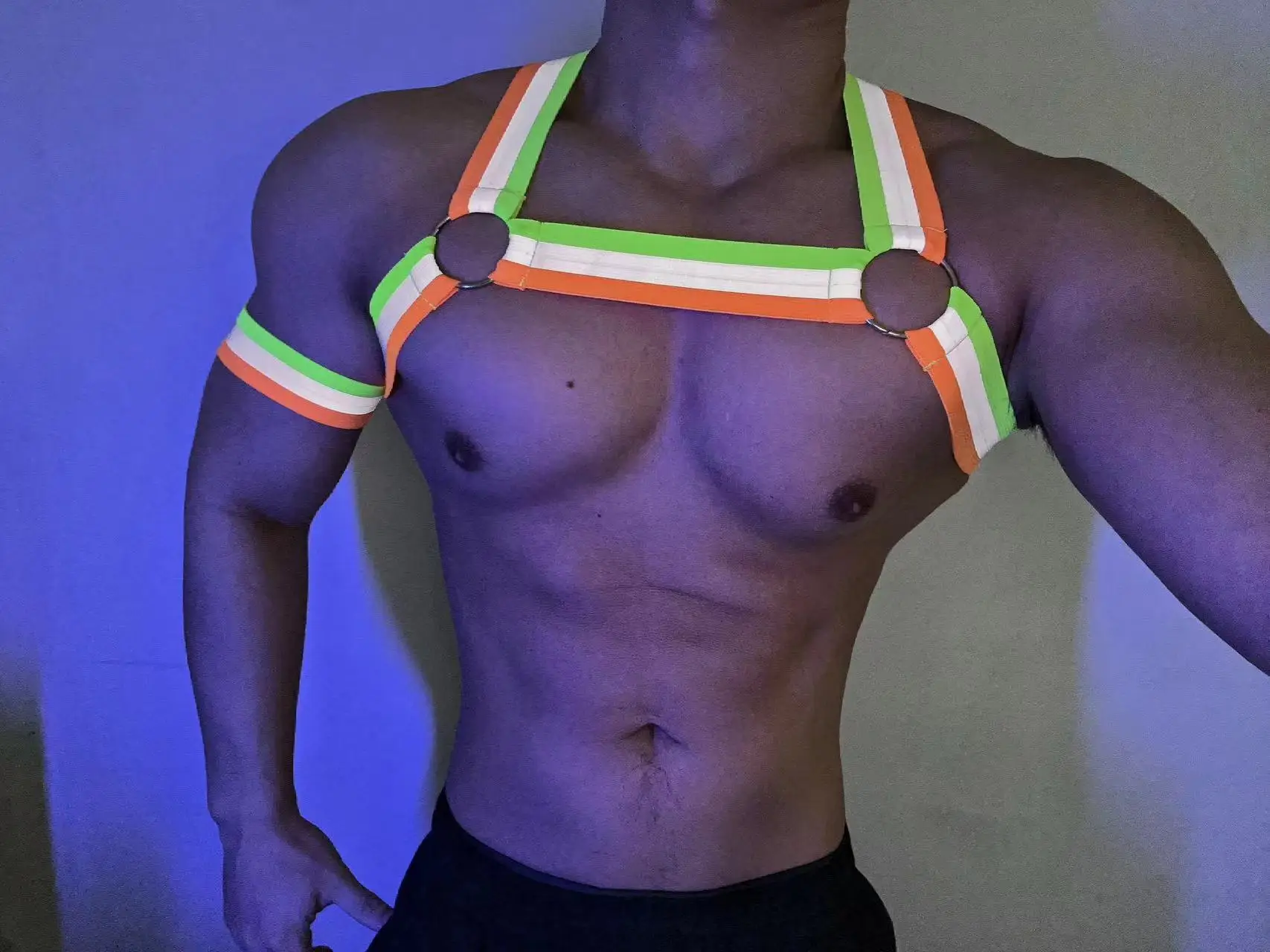 Men's Muscle gogo costumes Sexy Reflect Fluorescent Shoulder Strap Nightclub Bar singer DJ Stage Dance Wear