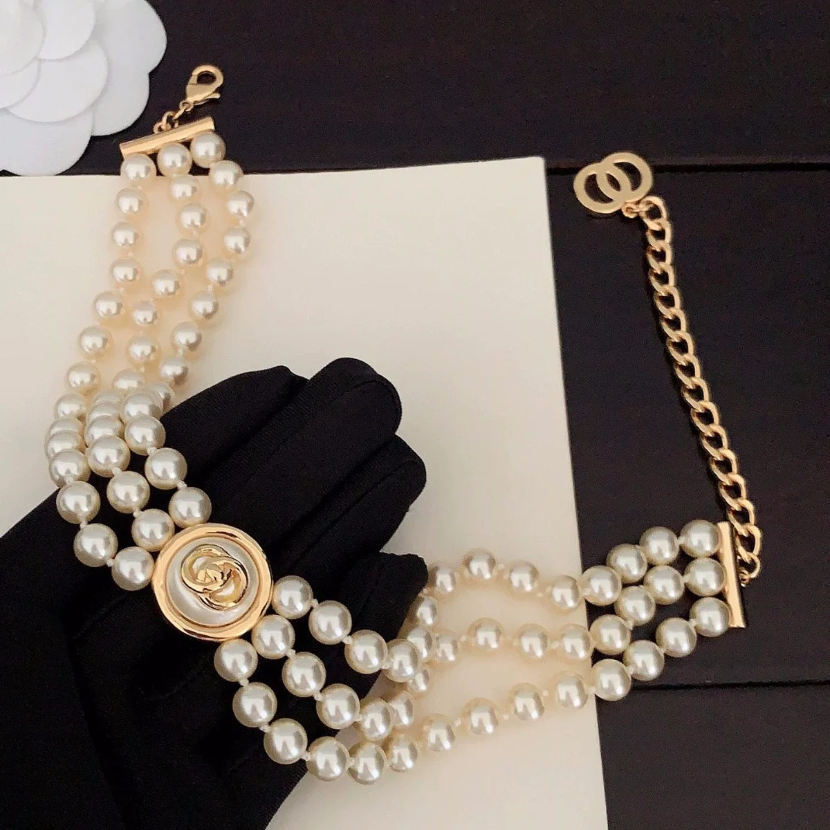 Luxury imitation pearl three-layer chain metal button design alloy classic necklace bracelet set fashion jewelry for women