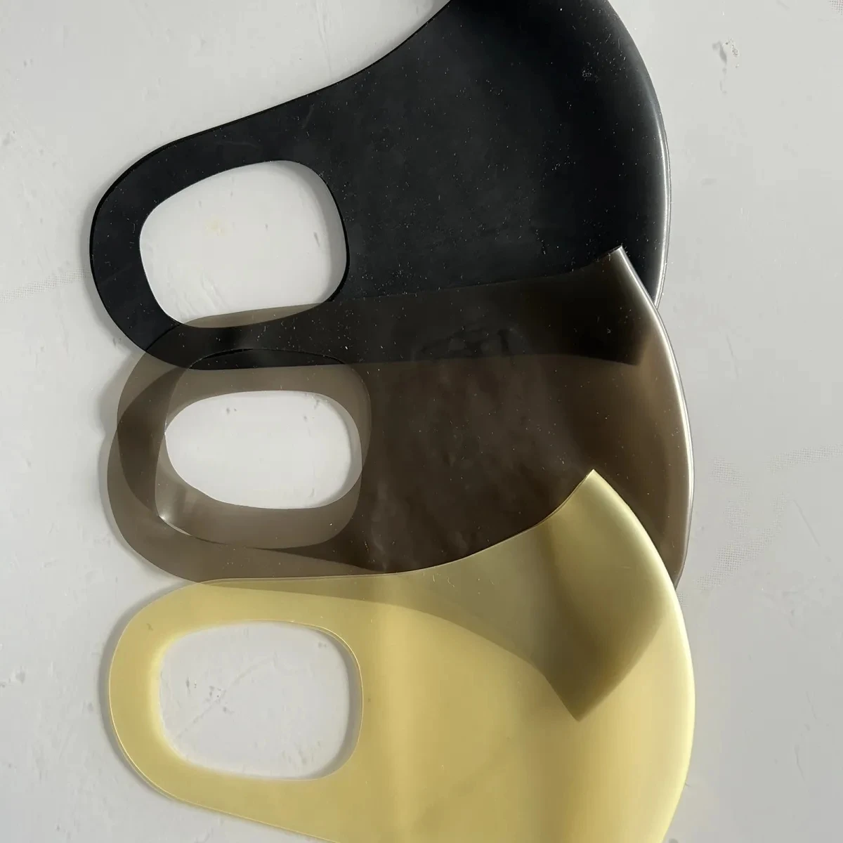 

Latex Slim Fit Mask