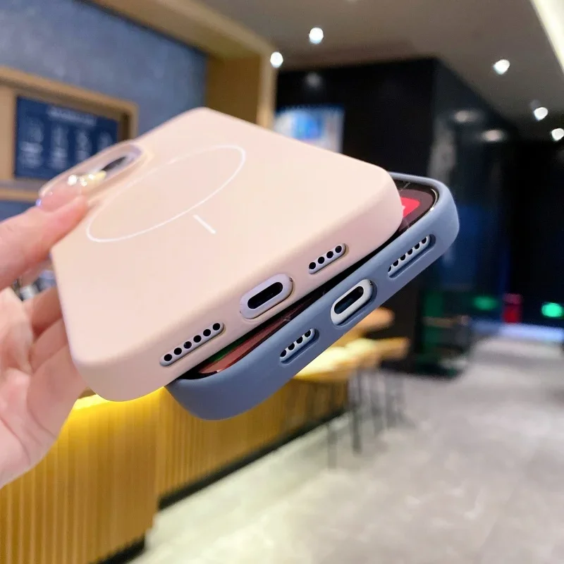 iPhone Air 17 15 14 13 12 11 16 Pro Max Plus 16E用 マグネット式シリコン保護ケース Magsafe対応 ワイヤレス充電対応カバー