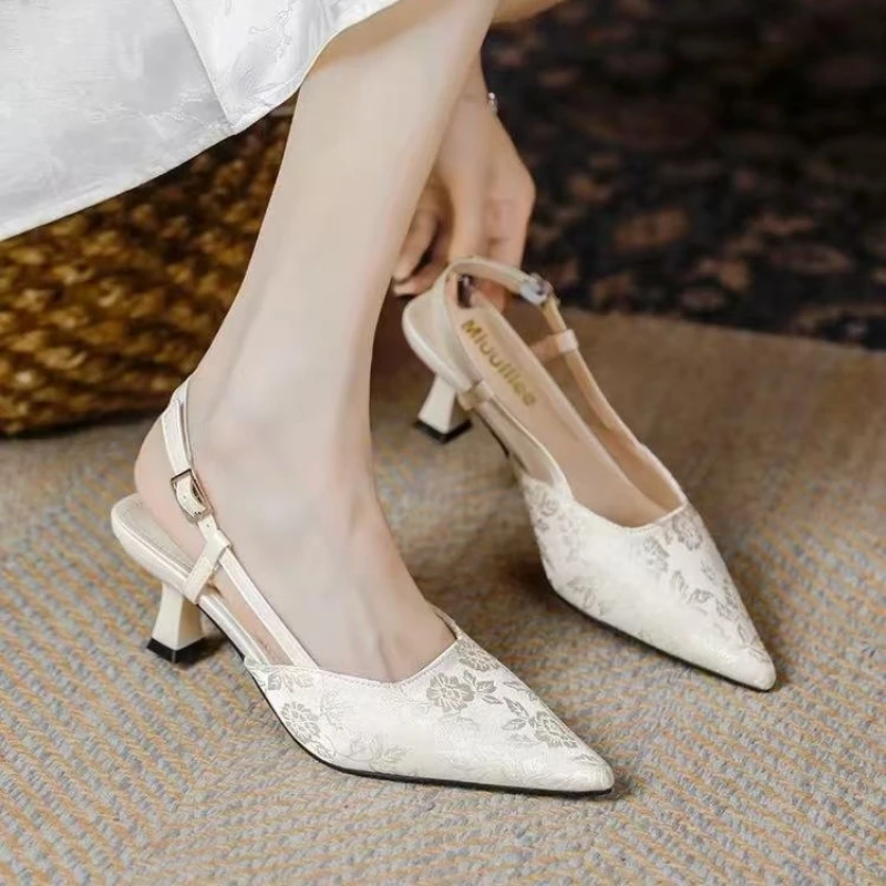 

Women's Fashion Slingback Sandals, Pointed-Toe Low Block Heel Shoes, Elegant for Matching Dresses Comfortable Work Shoes.