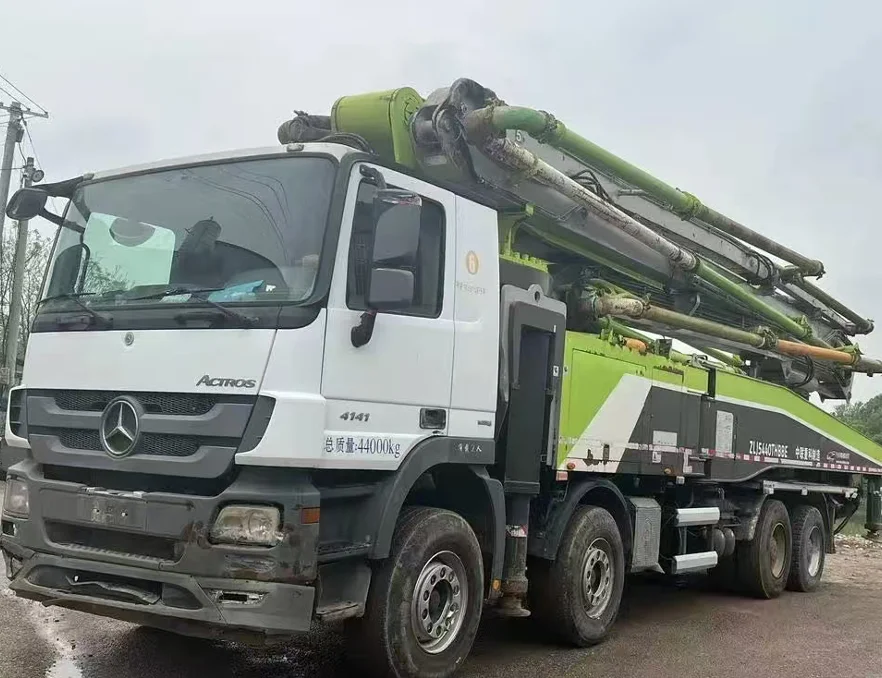 Diesel 56m Concrete Pump Truck Chassis 2020 Model 140M/H China Origin One Year Warranty