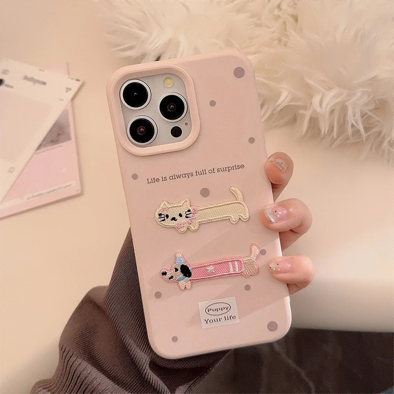Cartoon Stereoskopische Stickerei Dackel Hund Katze Handyhülle für iPhone 18 17 16 15 14 13 12 11 Pro Max Plus Silikonhülle – Detail 4