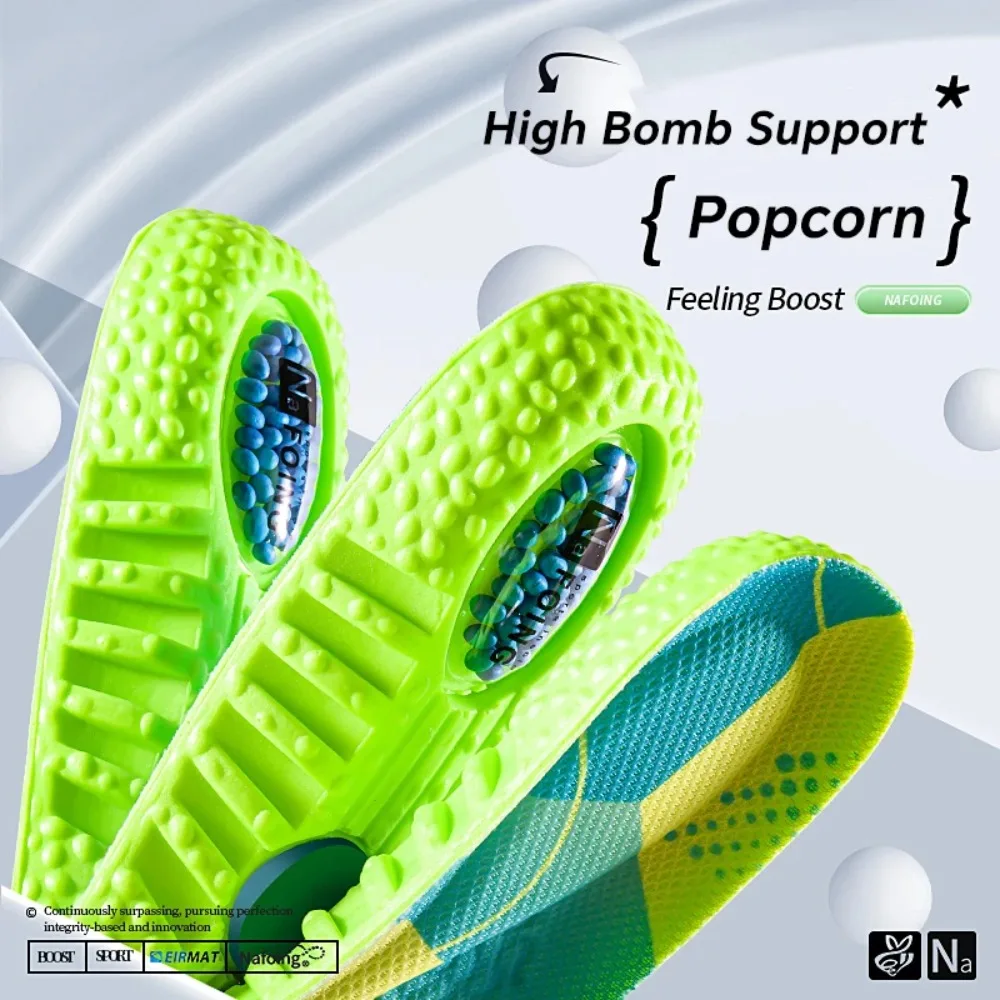 Solette per scarpe da ginnastica 4D con assorbimento degli urti Inserti per scarpe antidolorifici ad alta elasticità Solette per stivali in PU morbido universali