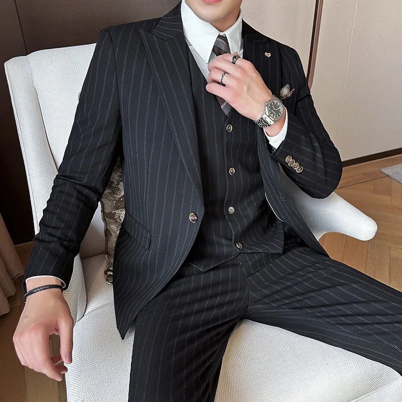 

6968 Men's three-piece wedding suit