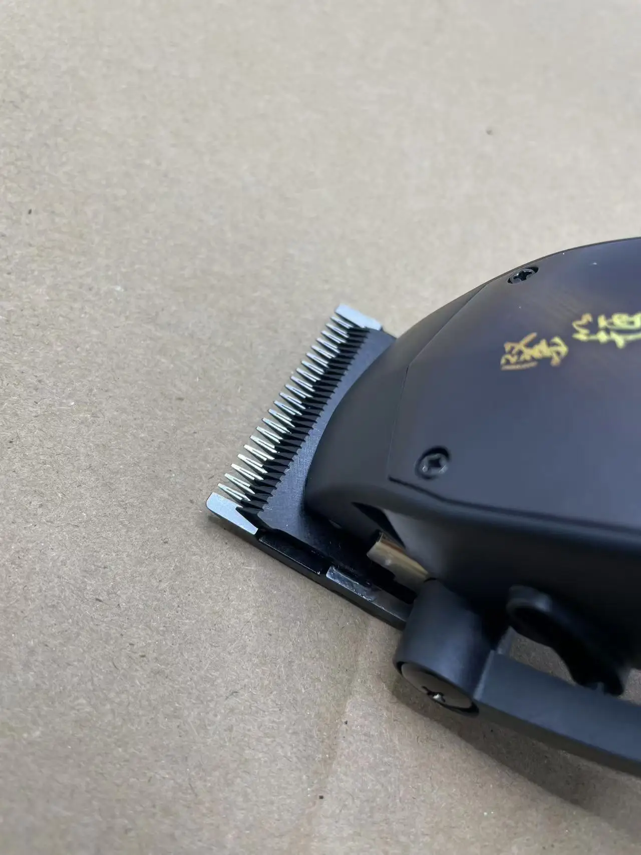 NEW Professional Electric 7200RPM Hair Clipper High Power Silent Hair Trimmer Barbershop Haircut Machine （Code Scraping Version）