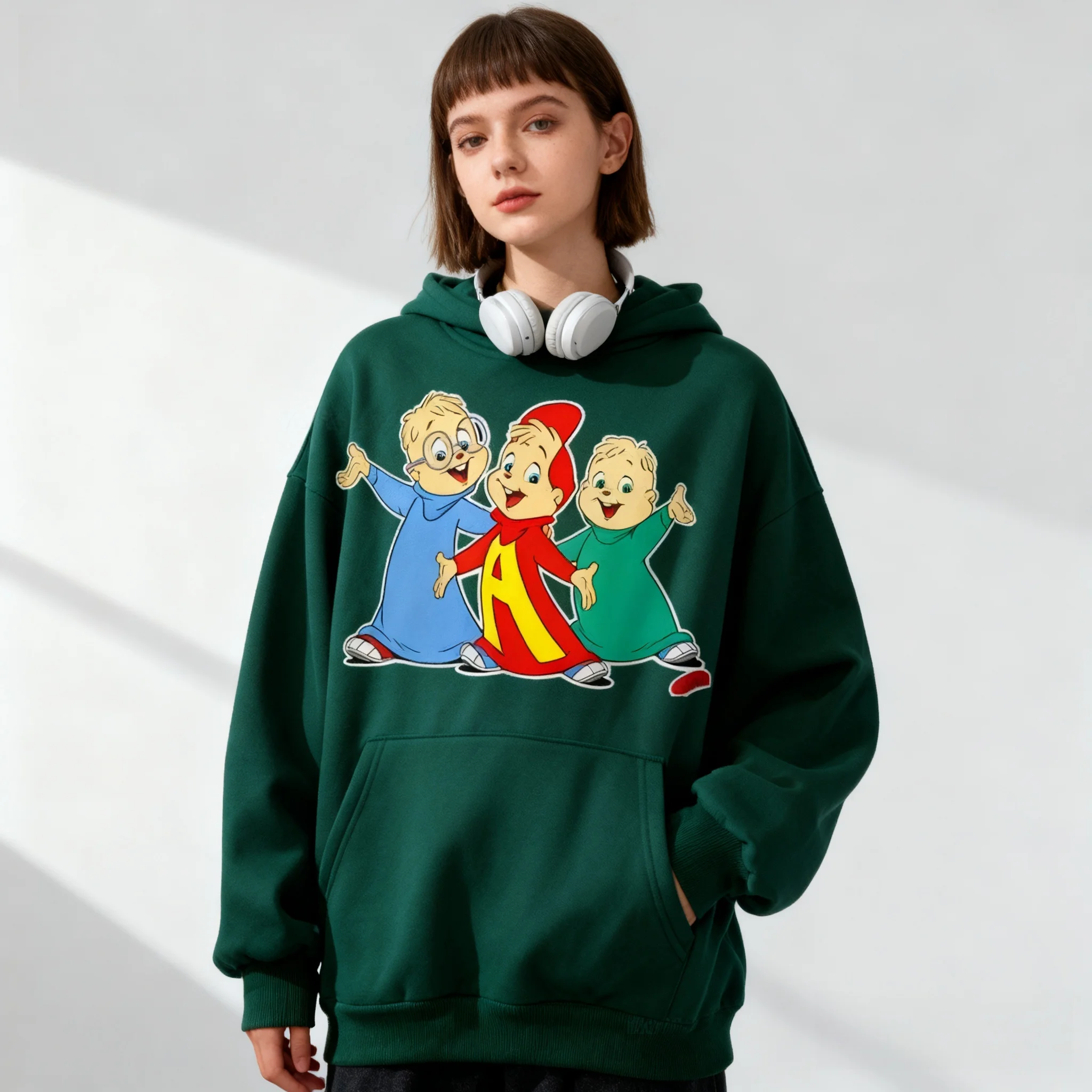 

Самые популярные осенние и зимние толстовки с героями мультфильмов «Элвин и бурундук», большие женские и мужские детские толстовки.