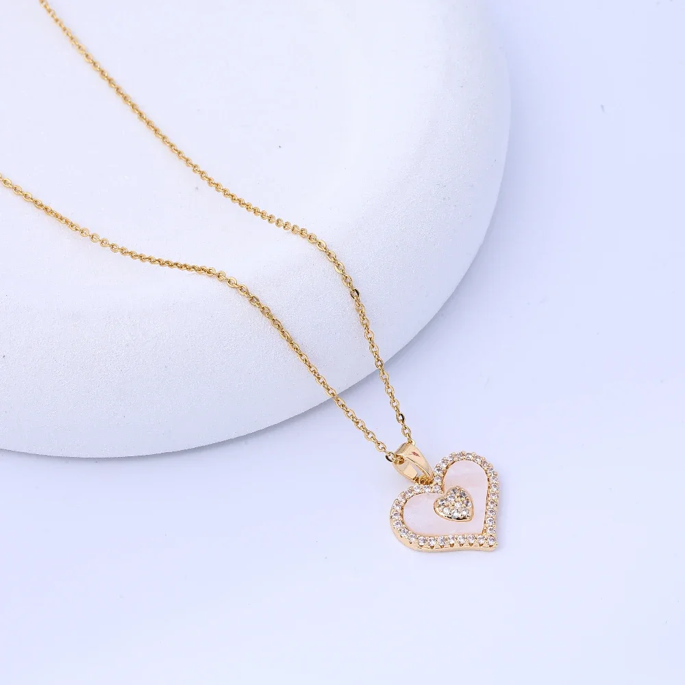 สร้อยคอเหล็กไทเทเนียมไม่ซีดจางสำหรับผู้หญิง อุปกรณ์เสริมอเนกประสงค์และเฉพาะกลุ่ม สวมใส่ระดับไฮเอนด์และประณีต เสื้อสเวตเตอร์ที่มีชื่อเสียงทางอินเทอร์เน็ต