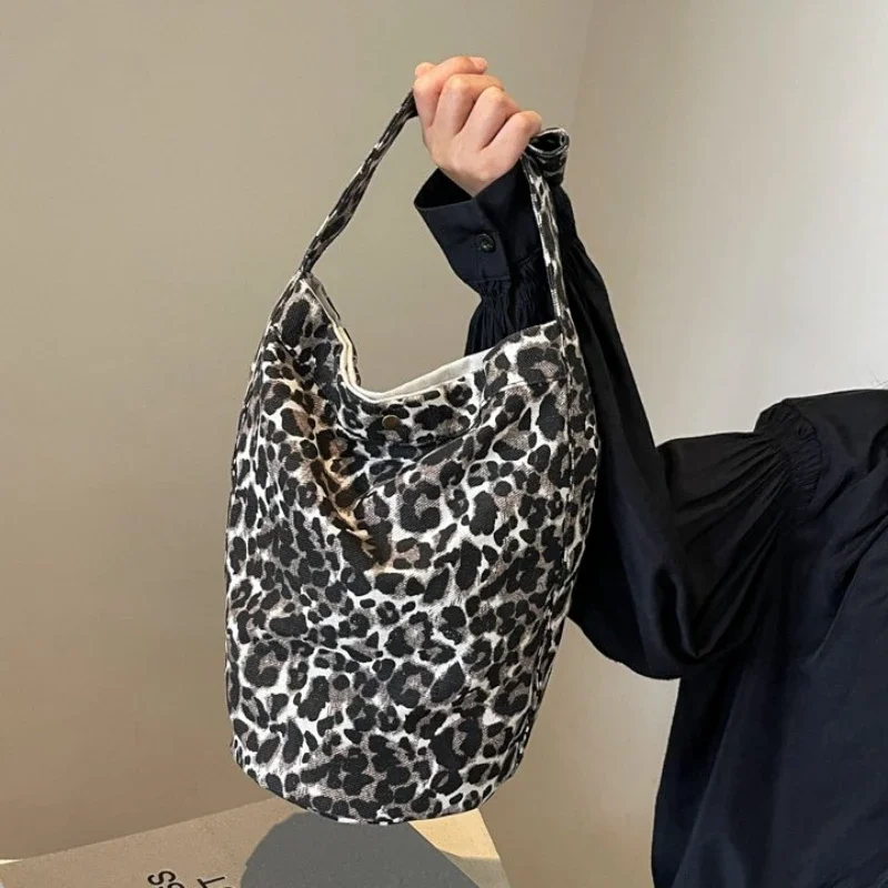 Leopard Print Bucket Cloth Shoulder Bags Casual Portable Hasp Retro Super Cool Handbags for Women 2024 Fashion Versatile on Sale