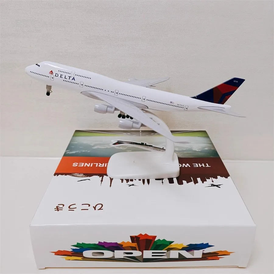 20CM B747 Delta Air Airlines Metal Scale Aircraft Model with Landing Gear Base Hobby Souvenir Plane Collectible Gift