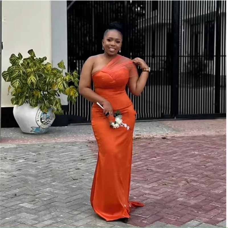 Orange One Shoulder Bridesband Dresses 2025 Satin Sleeveless Mermaid Floor-Length Sweep Train Wedding Party Dresses Customized