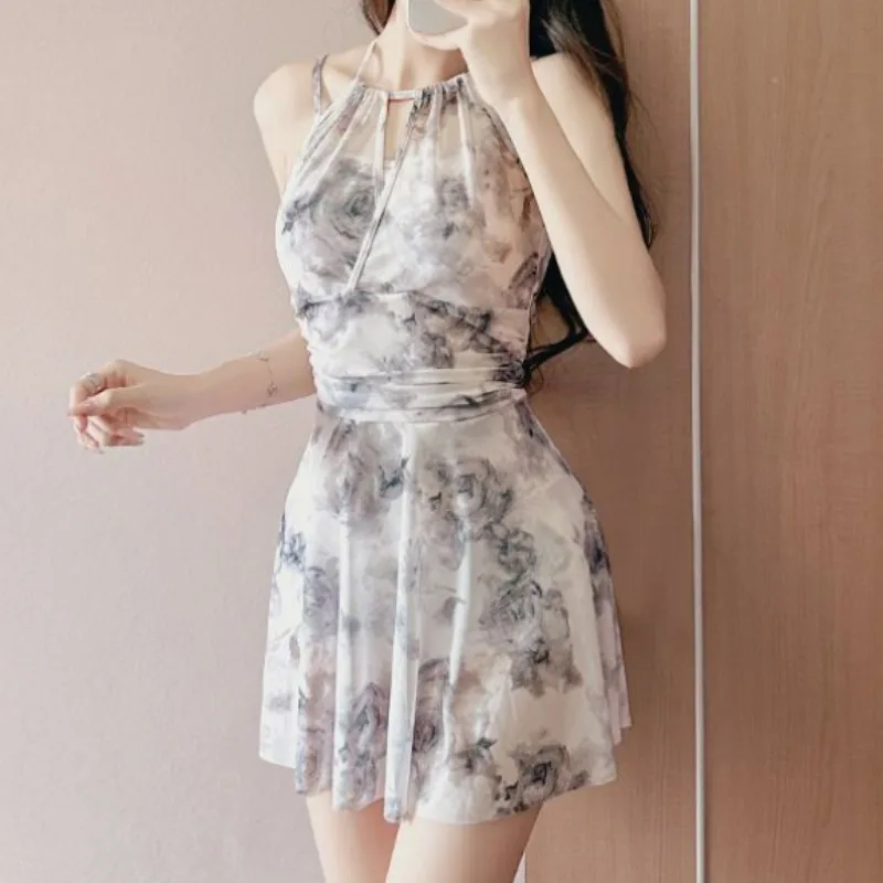 Traje de baño de una pieza con estampado Floral para mujer, traje de baño Sexy con cuello Halter y espalda descubierta, minivestido ajustado sin mangas para playa, traje de baño de hadas Vintage