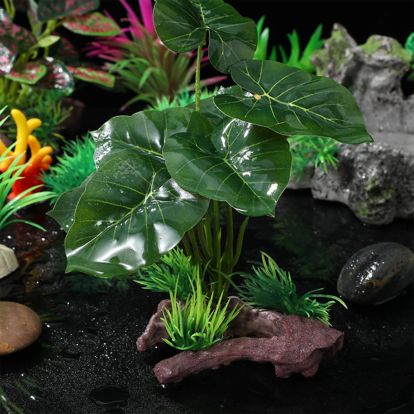 

2pcs Aquarium Artificial Plants Decorations Fake Resin Fish Tank Accessories Plastic Plants Lifelike Underwater Scenery Fade