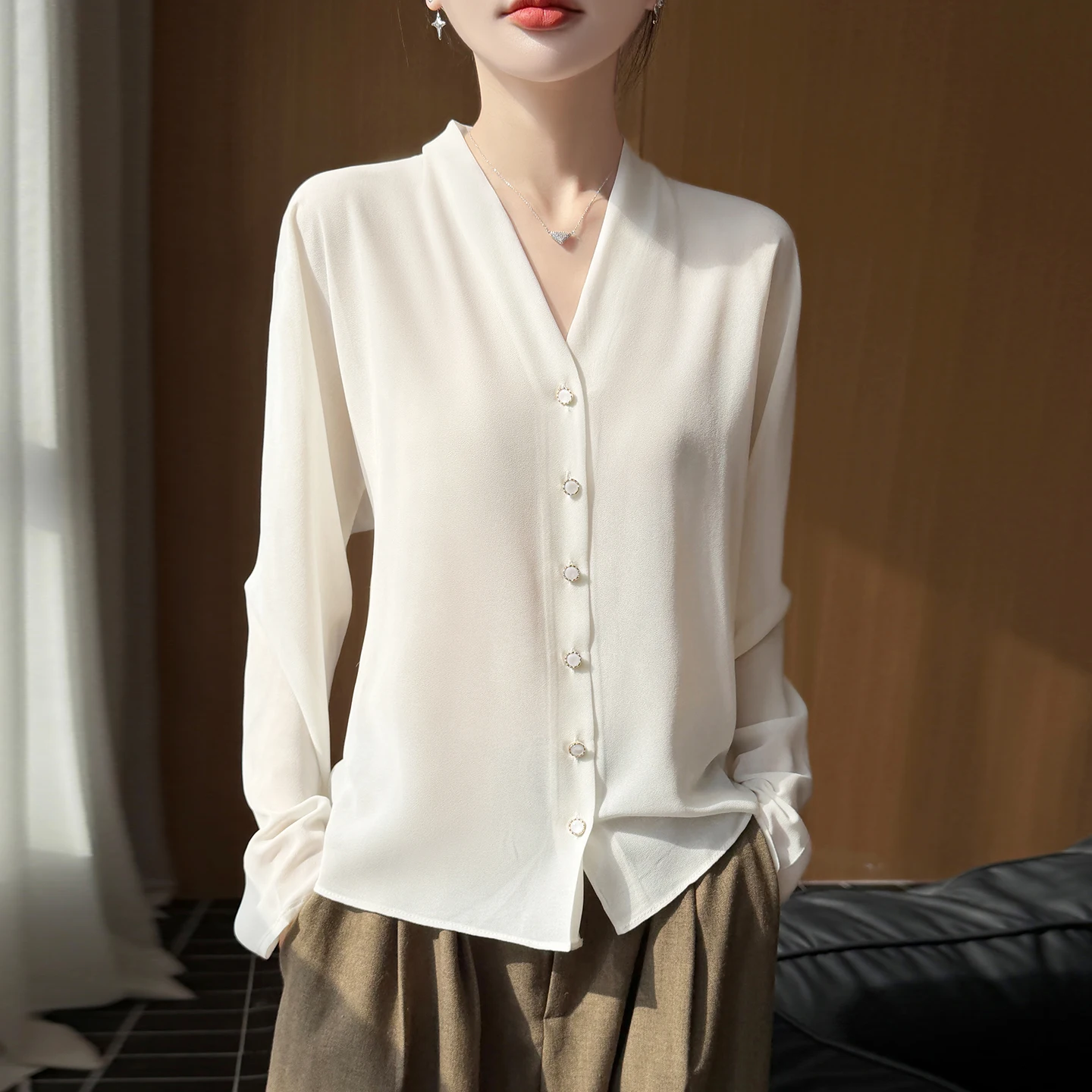 

Women's Summer New Casual V-Neck Loose And Versatile Fashionable Solid Color Chiffon Thin Style Western-Style Cardigan Shirt Top