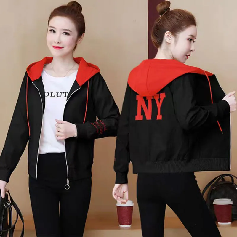 New Short Jacket 2024 Spring And Autumn Ladies Korean Embroidery Loose Joker Splicing Hooded Student Thin Jacket Outerwear Tops