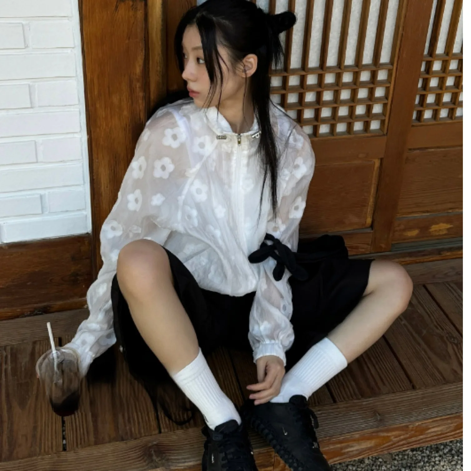 

Тонкий нейлоновый тюнер с капюшоном и цветочным принтом в стиле ретро, женская верхняя одежда, универсальное легкое летнее солнцезащитное пальто