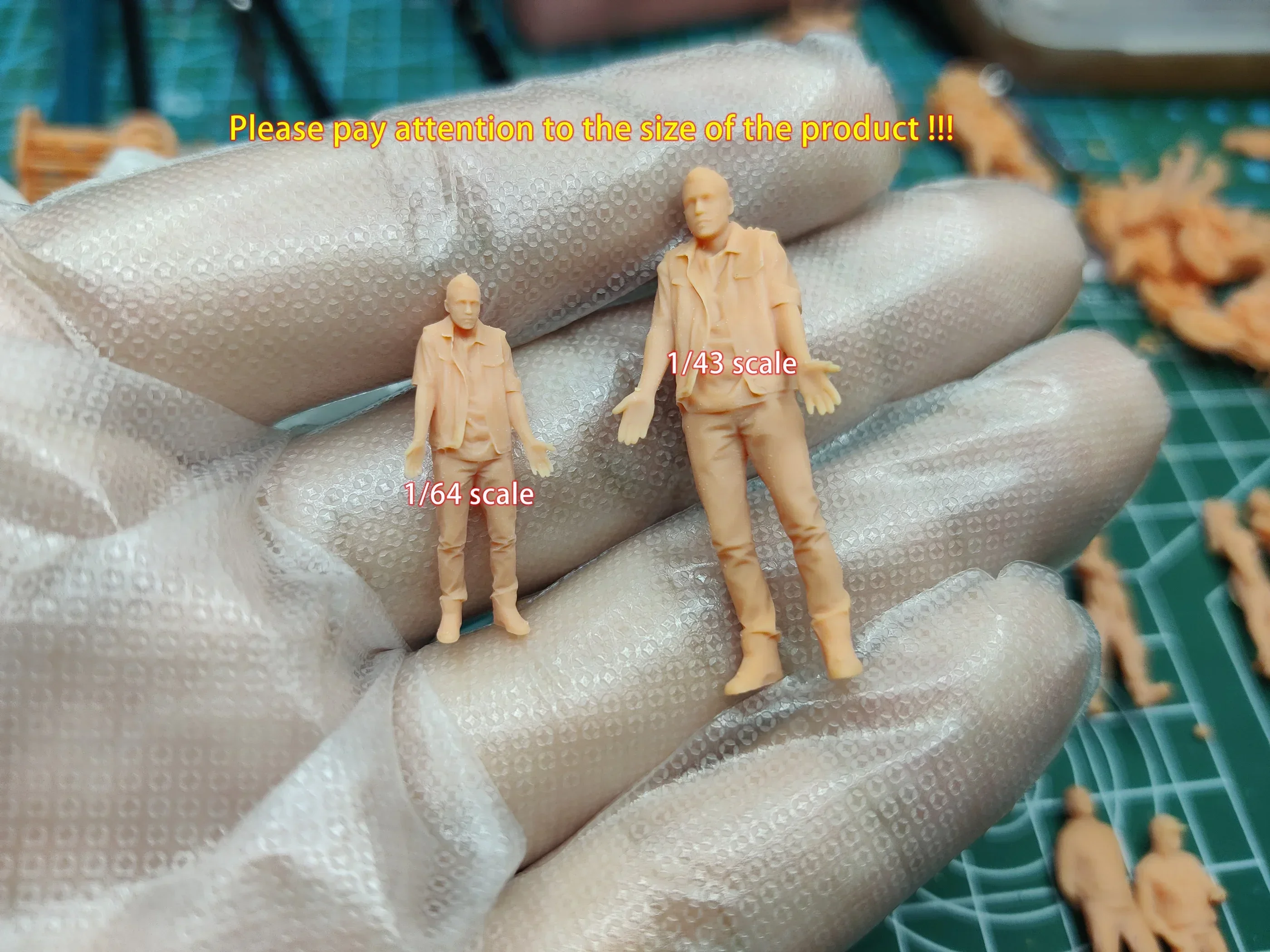 Kacamata Hitam Resin Model Skala 1/64 1/43, Topi Terbalik, Diorama Miniatur Tidak Berwarna Manusia Telanjang Yang Dilukis dengan Tangan S230