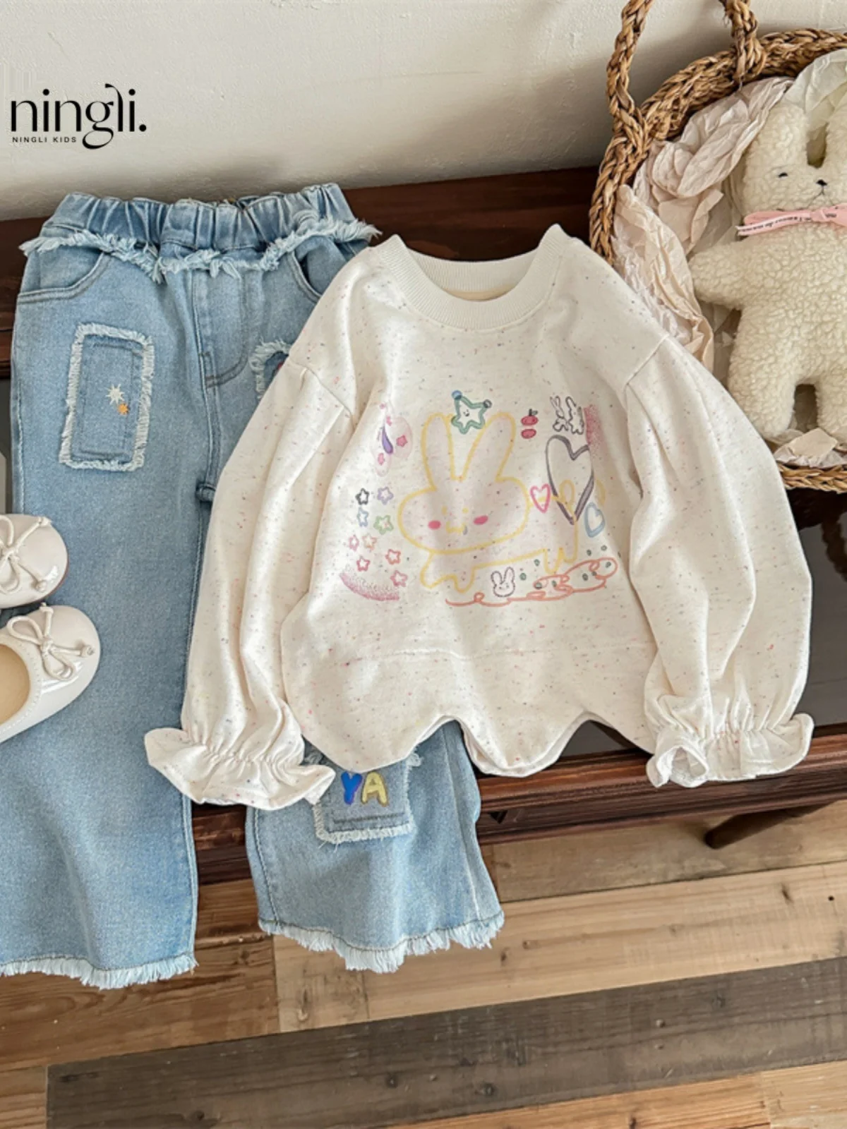 

Комплект одежды для девочки Princ Sle, новинка 2024 года, модный милый свитер и брюки с микро-клешем, комплект из двух предметов, одежда для ранней осени