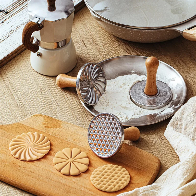 Cookie Cutter Aluminum Alloy Cookie Stamps with Wooden Handle Smile Heart Pattern DIY Hand Press Cookie Mold for Festival Party