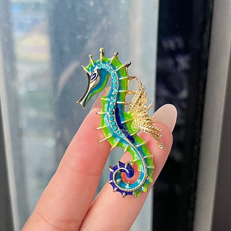 Vintage Enamel Rhinestone Seahorse Brooch Dripping Oil Animal Safety Pin For Women Man Casual Party Office Brooches Jewelry Gift