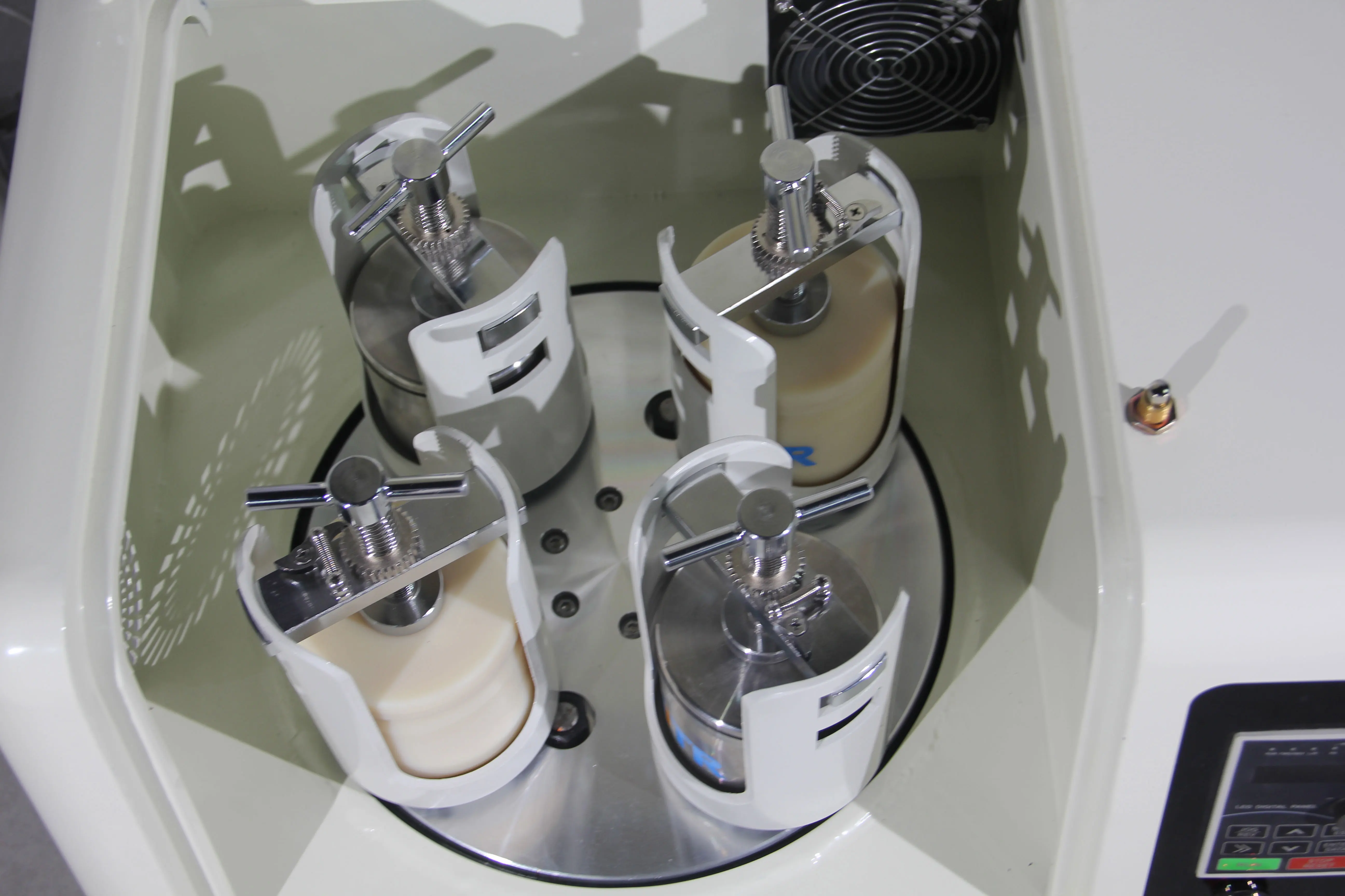 Młynek kulowy ze stali nierdzewnej 304, pojemność 10L, do laboratoryjnego młynka planetarnego.