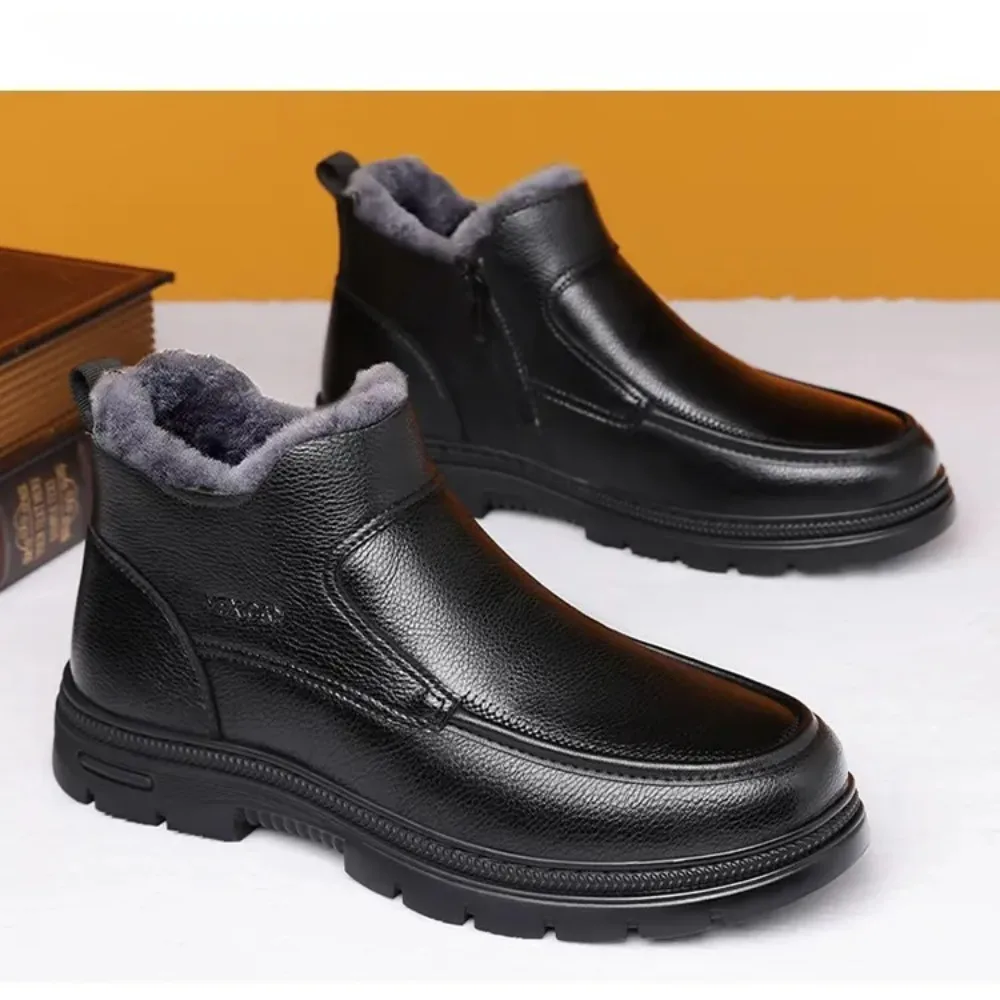 2026 الشتاء البارد الرجال الأحذية الجلدية حقيقية جودة الصوف السميك حذاء الثلج عالي الرقبة دافئ في الهواء الطلق مطاط مقاوم للمياه الفراء تسلق الأحذية