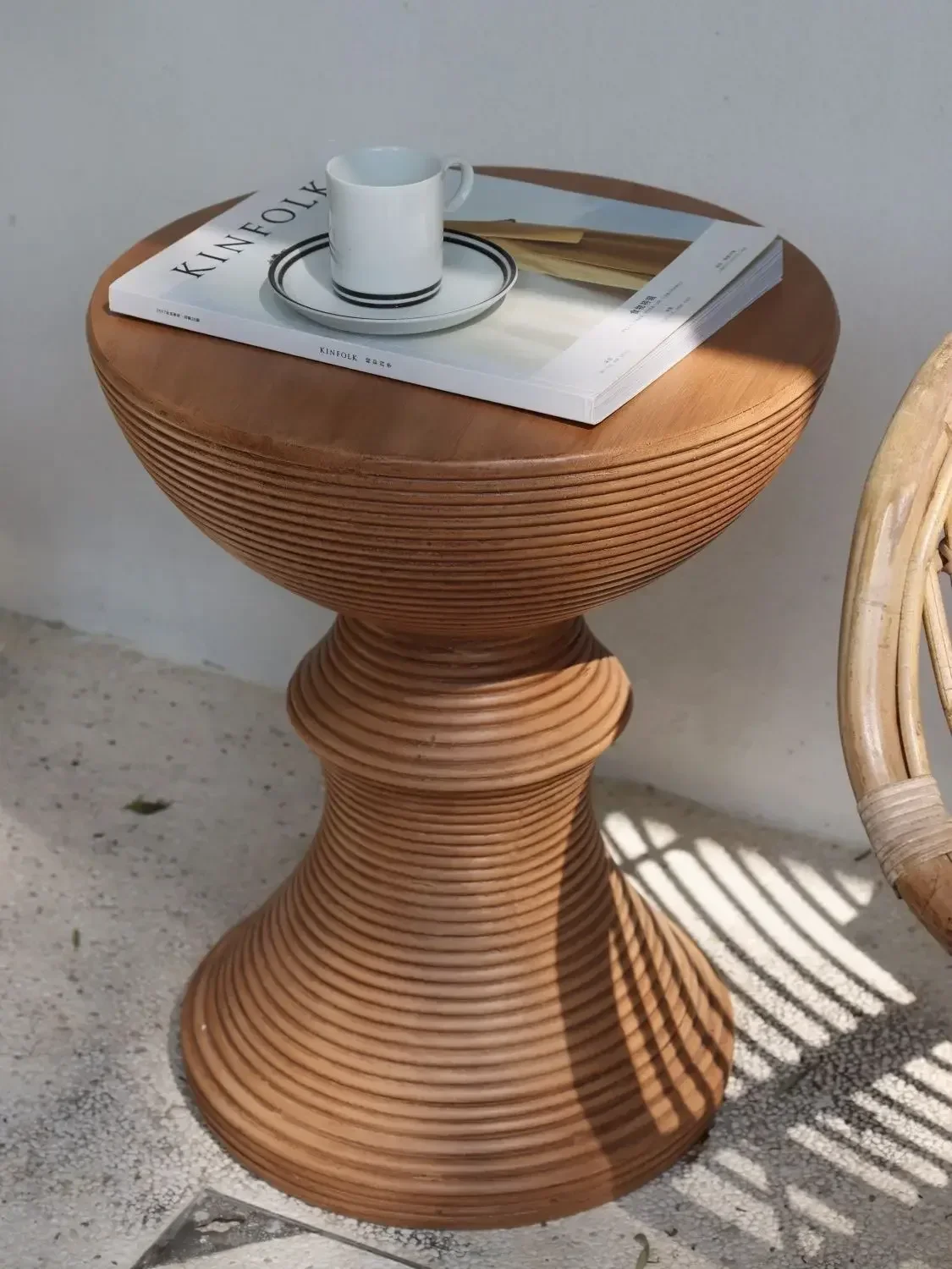 Mesa auxiliar redonda de grano de madera de imitación creativa para sala de estar, cafetería, tienda de té de la leche, mesas de centro Retro de óxido de magnesio