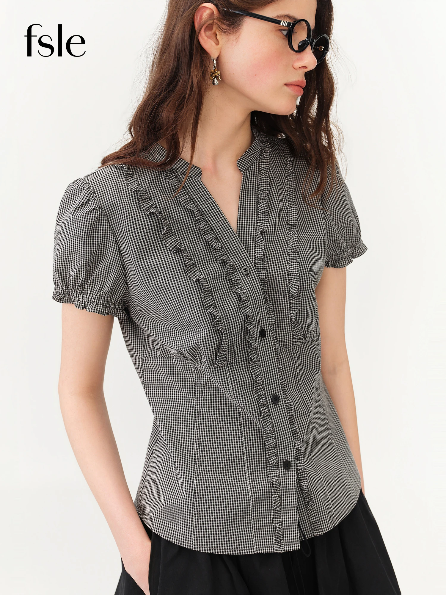 

FSLE Linen Blend French V-Neck Wooden Trim Collar Shirt Tailored Waist Slimming Short Sleeve Top Women 2026 Summer New Arrival
