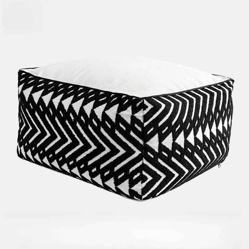 Medieval wabi-sabi wind red and black geometric embroidery seat pier removable cotton and linen futon