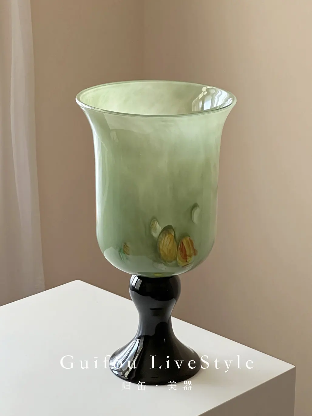 Chinese Tall Foot Wide Mouth Liuli Glass Hydroponic Vase Luxury Table Ornament For Living Room Home Decoration