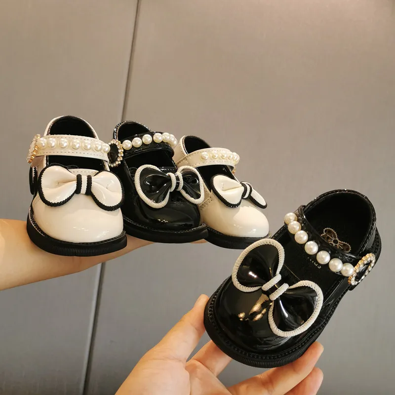 

2026 Toddlers Girls Leather Shoes Little Kids Casual Flats Princess Sweet with Pearls Beading Bow-knot Dress Party Shoes Soft