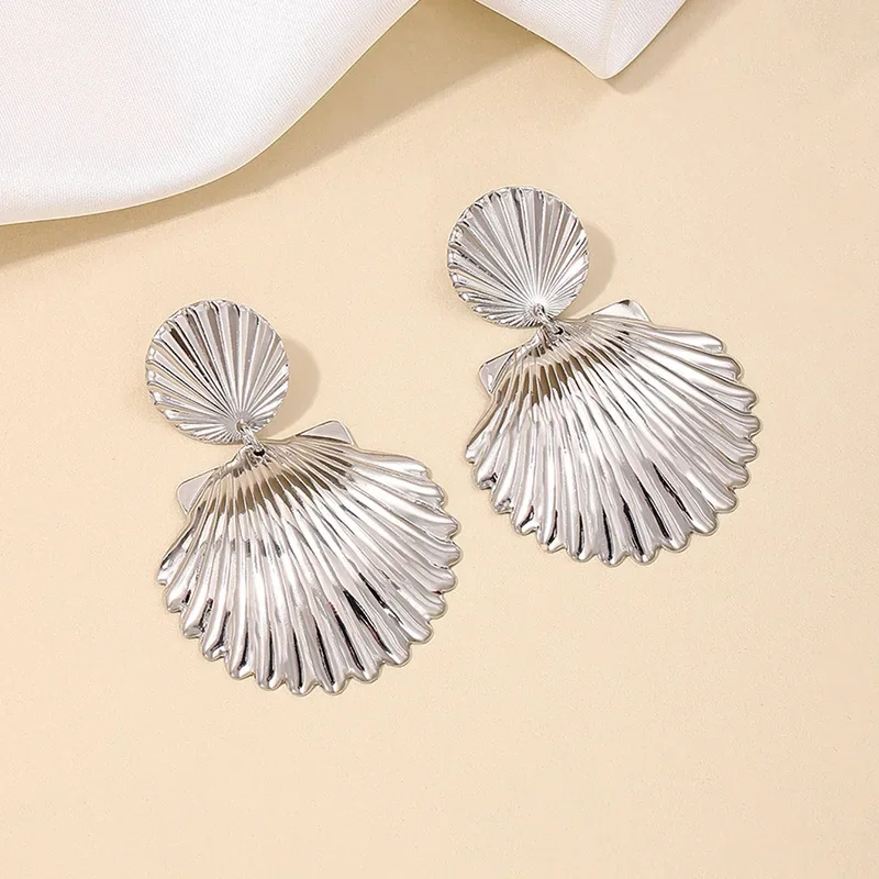 Earrings For Women Girls Metal Scallops Small Shells Beach Holiday Party Gift OL Fashion Jewelry Ear Accessories CE192