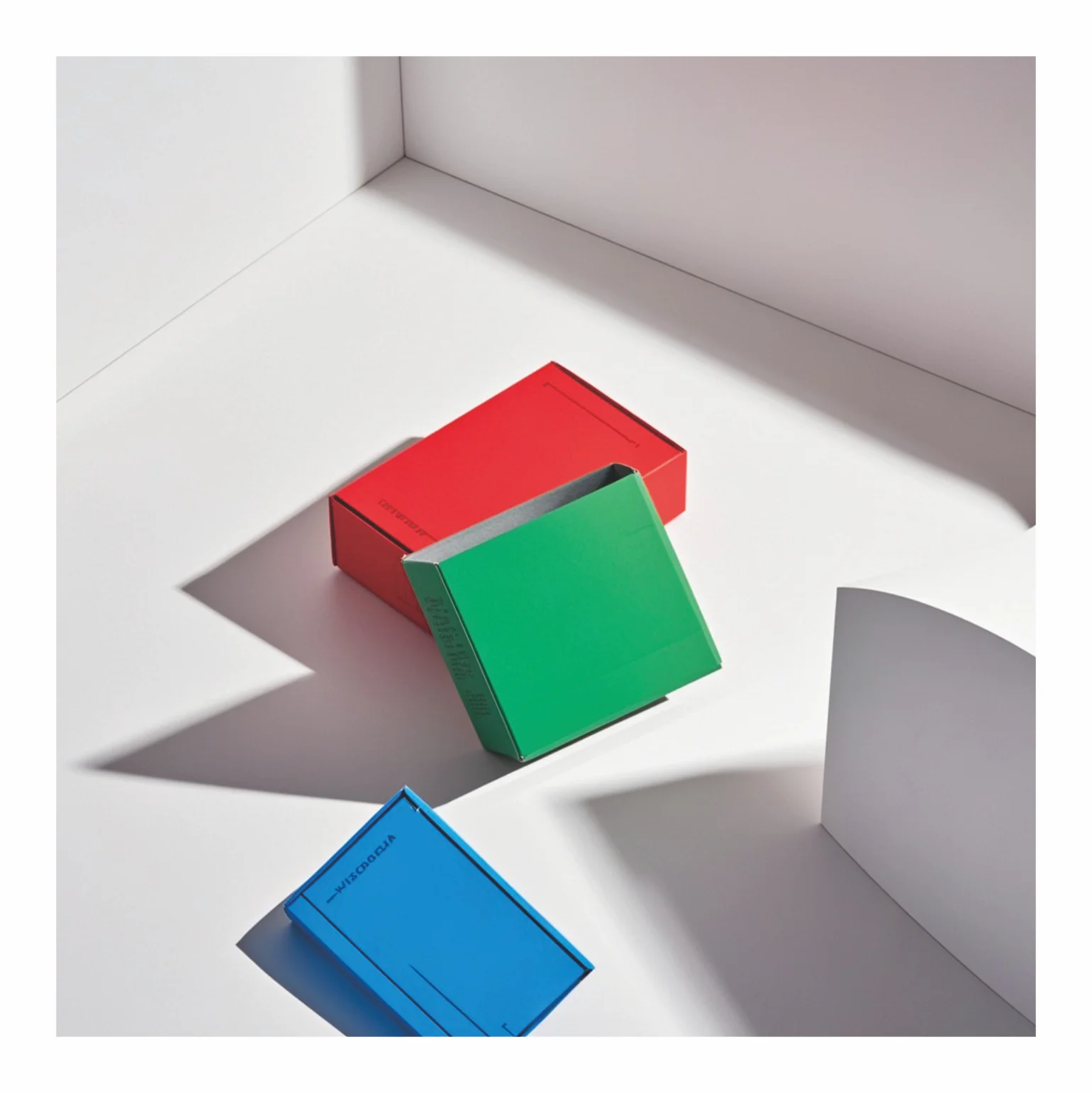 boite-a-cartes-personnalisee-avec-finition-mate-design-professionnel-vente-chaude-fabrication-sur-mesure-logo-personnalise-boite-a-chocolat-avec-un-excellent-prix