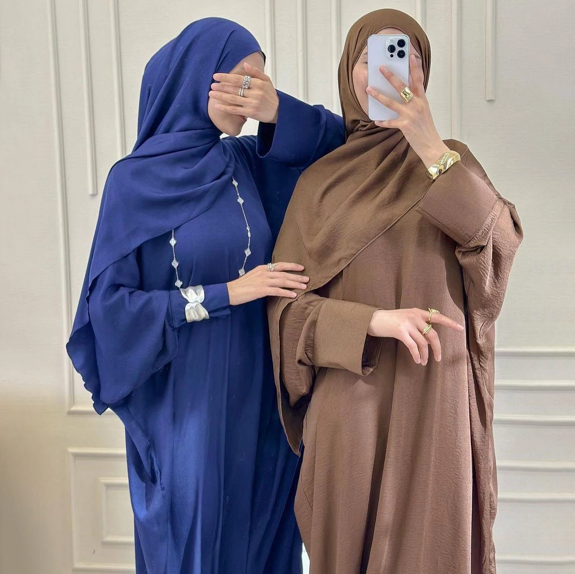 

Hot Selling Malaysia Muslim Hijab Wrinkle Plain Long Shawl Islamic Headscarf Wraps For Women Female Foulard