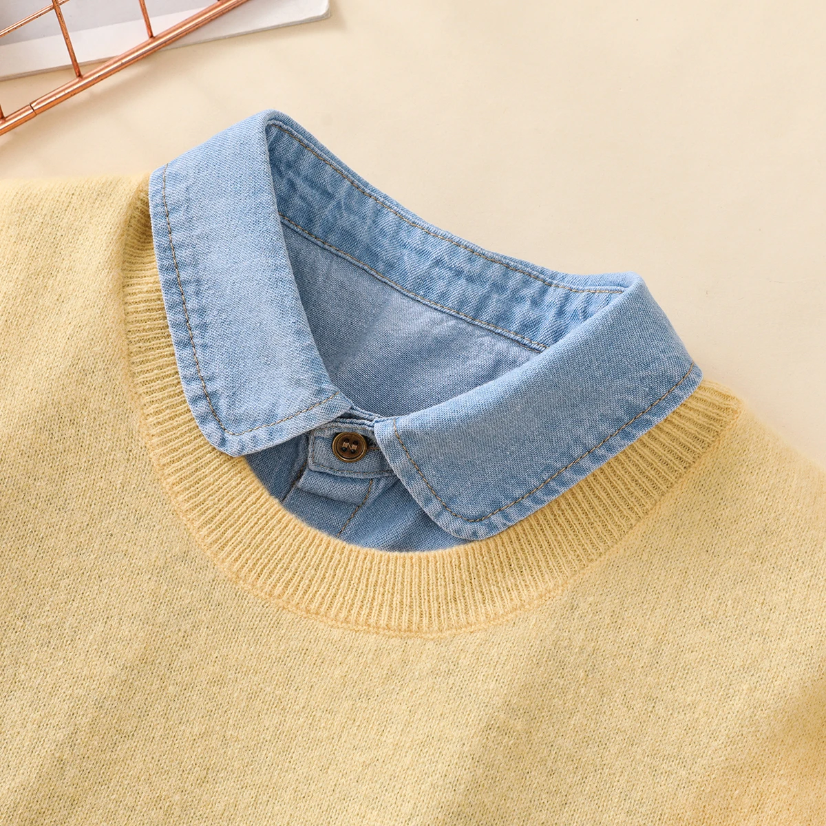 Damen-Kragen aus blau gewaschenem Denim mit spitzem Kragen, professioneller, lässiger, vielseitiger Dekorationskragen im halben Hemdstil – Detail 17