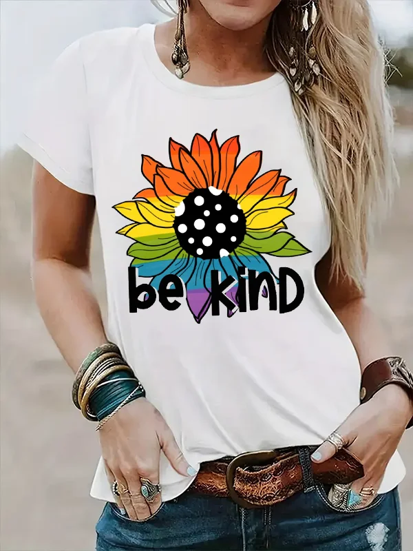 

Vintage A Surname Streak Sunflower Print Women T-shirt Be Kind Slogan Female Shirt New Trend Summer Holiday Retro Girl Tee