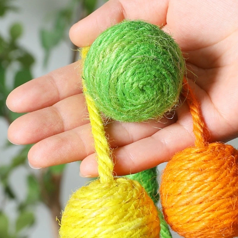 Esfera colorida do arranhador do sisal gatos com sinos para o jogo ativo que alivia o brinquedo do estresse exercício esfera
