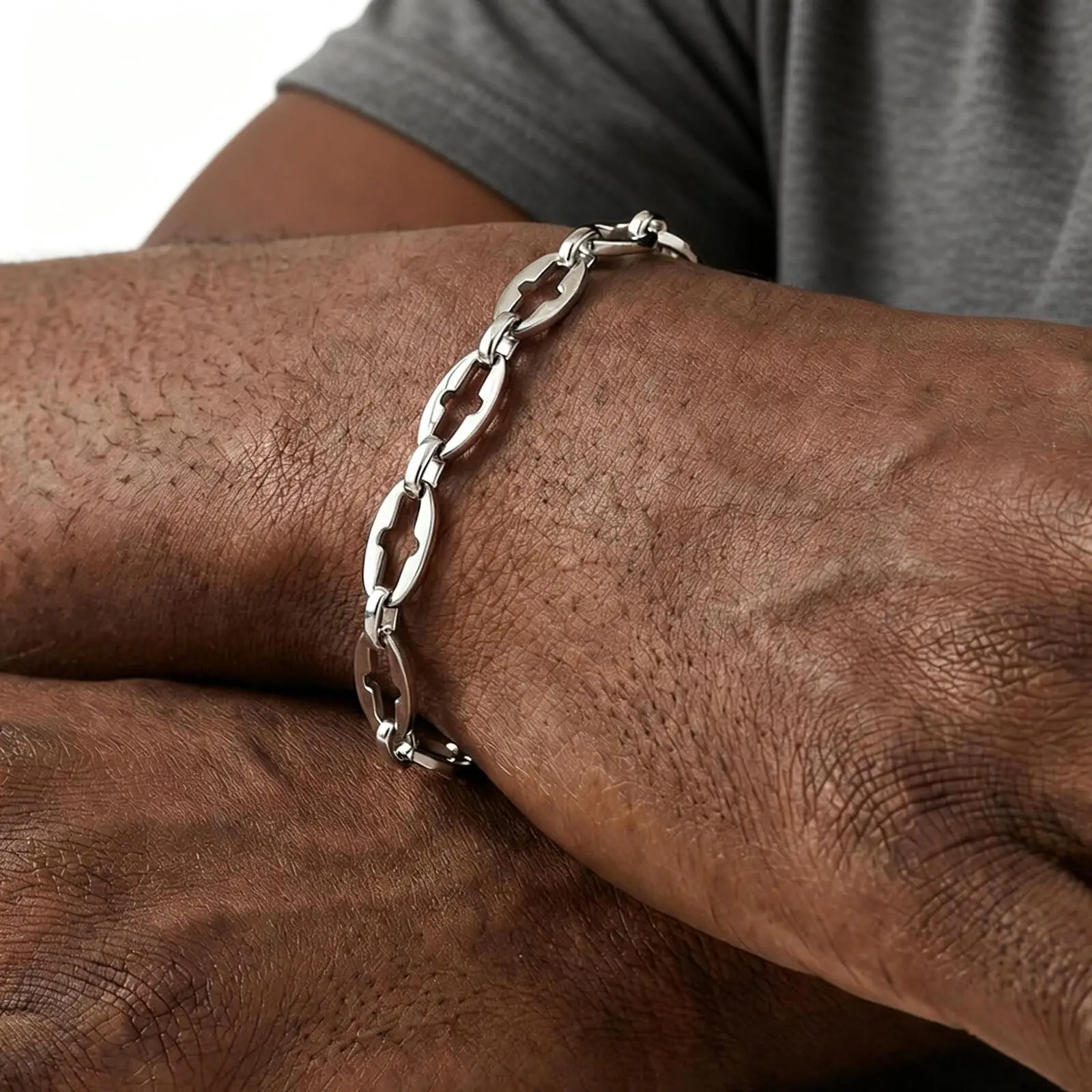 Lässige Hohlkreuz-Kettenarmbänder für Herren, Hip-Hop-Edelstahl-Anhänger, verstellbares Armband, Geschenk – Detail 3