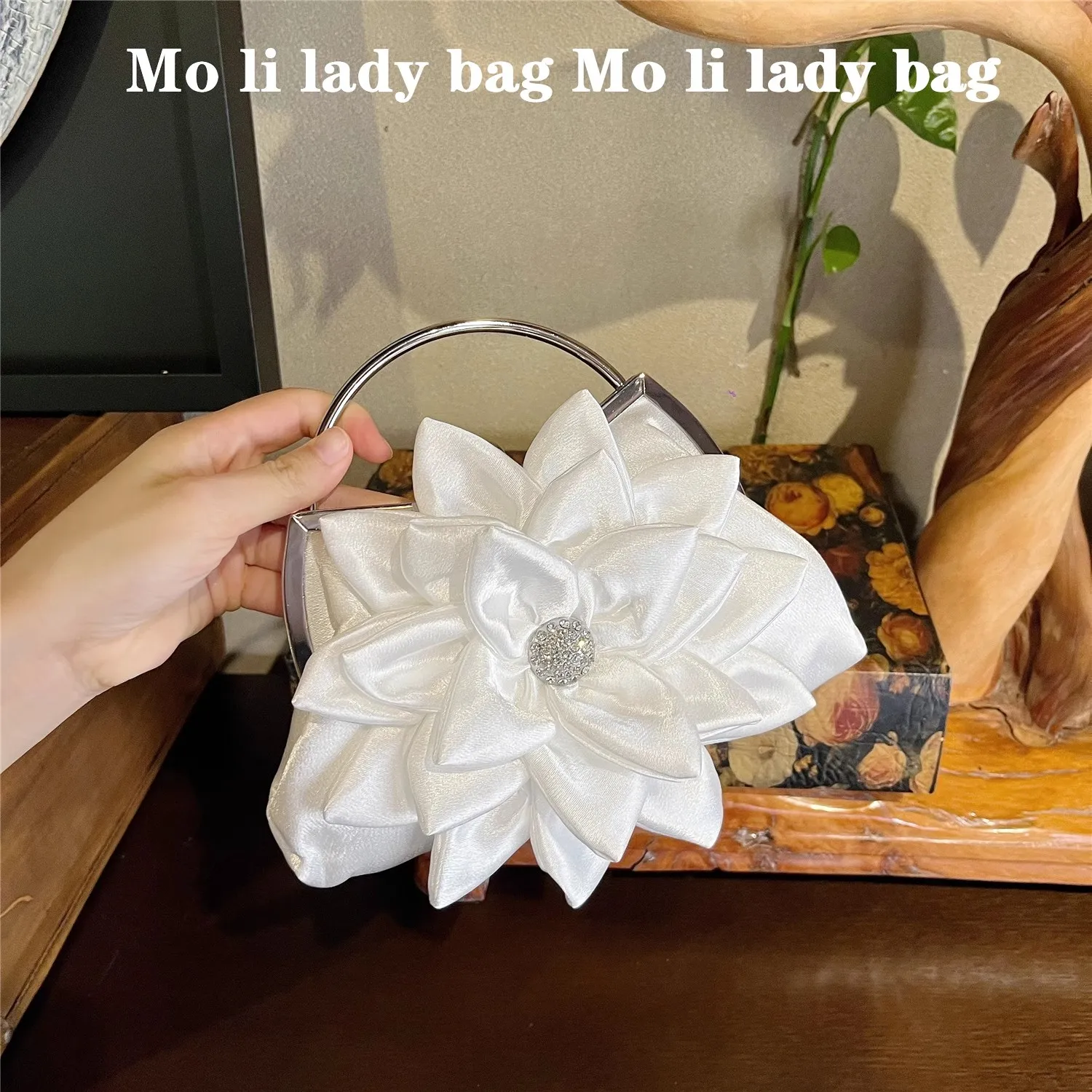 

Fashion Appliques Solid Floral Evening Bag High Quality Satin Cloud Bag Women's Handbag Wedding Party Clutch Purse Shoulder Bag