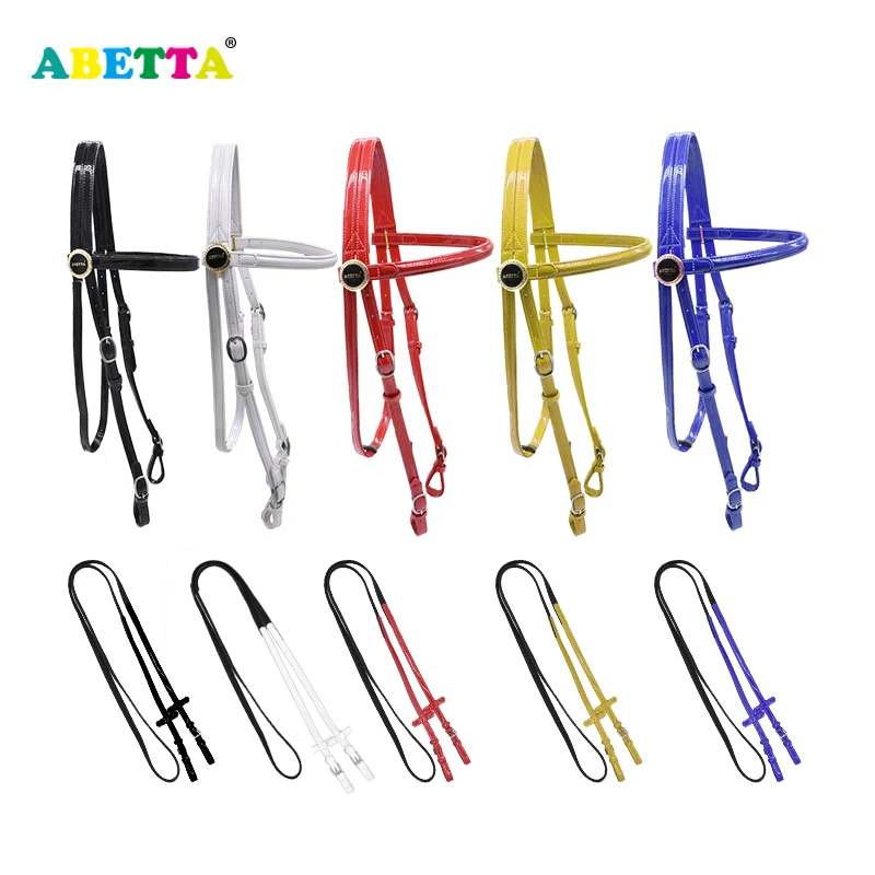 

The bridle reins for horseback riding are made of microfiber material