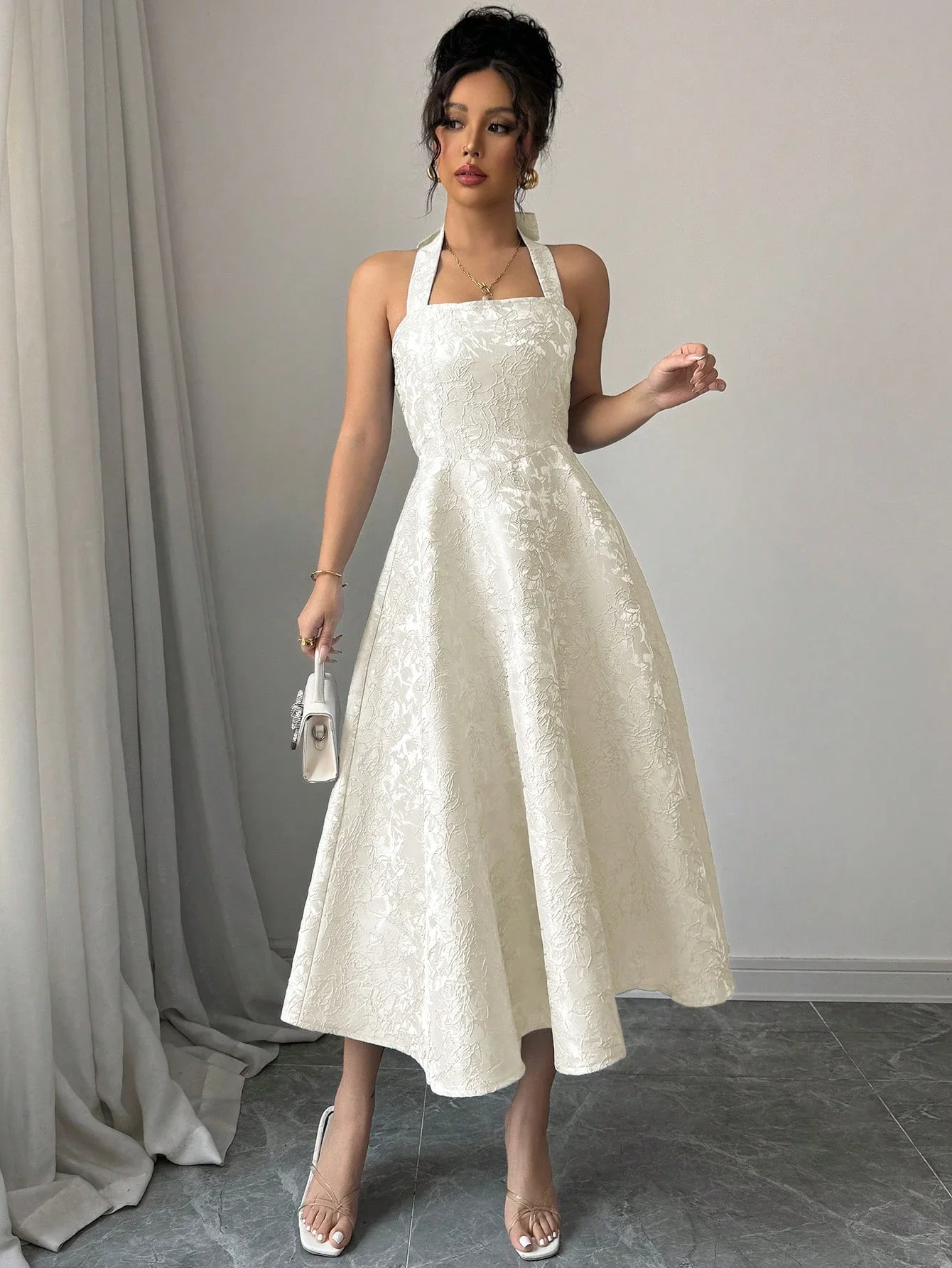 

Romantic Jacquard Halter Neck A-Line Midi Dress With Lace-Up Waist And Flared Hem