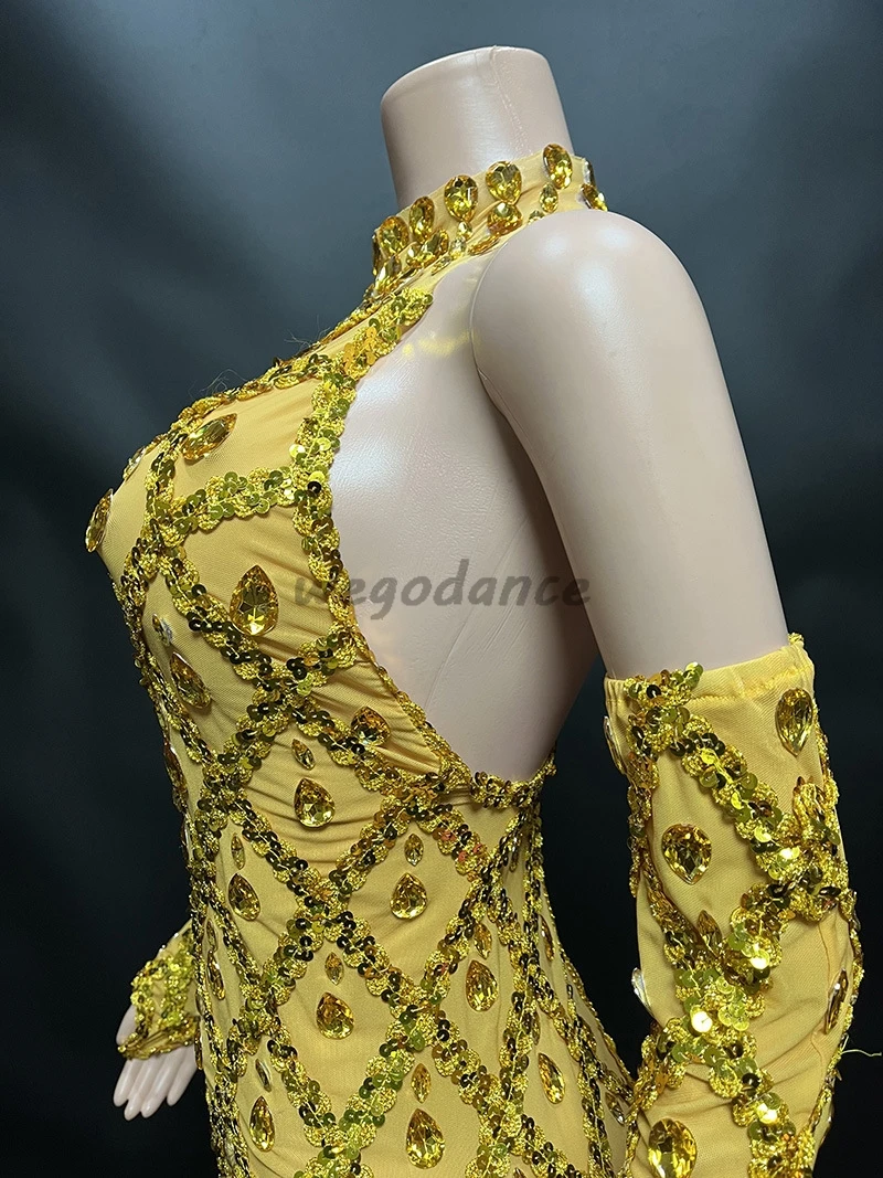 Рисунок 3 - Блестящее Золотое вечернее платье