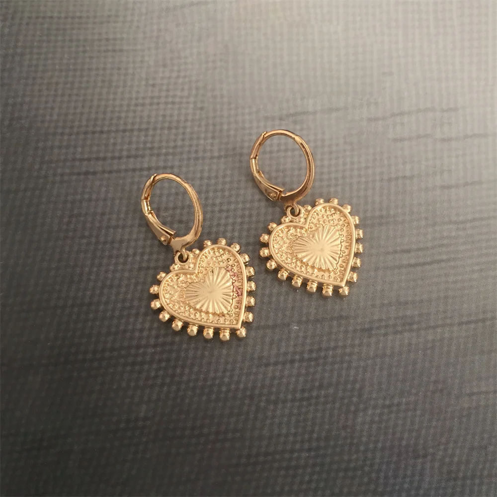 Lovely Gold Color Textured Heart Charm Hoop Earrings For Women Girl Girly Daily Young Fashion Jewelry Accessory High Quality