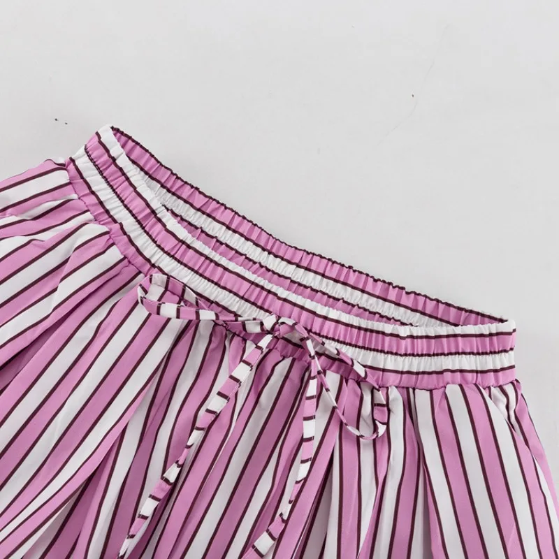 Damen Gestreiftes Zweiteiler-Outfit mit Revers-Langarmhemd, Tailliertem Schnitt und Plissierten Shorts mit Kordelzug für Büro und Freizeit – Detail 12