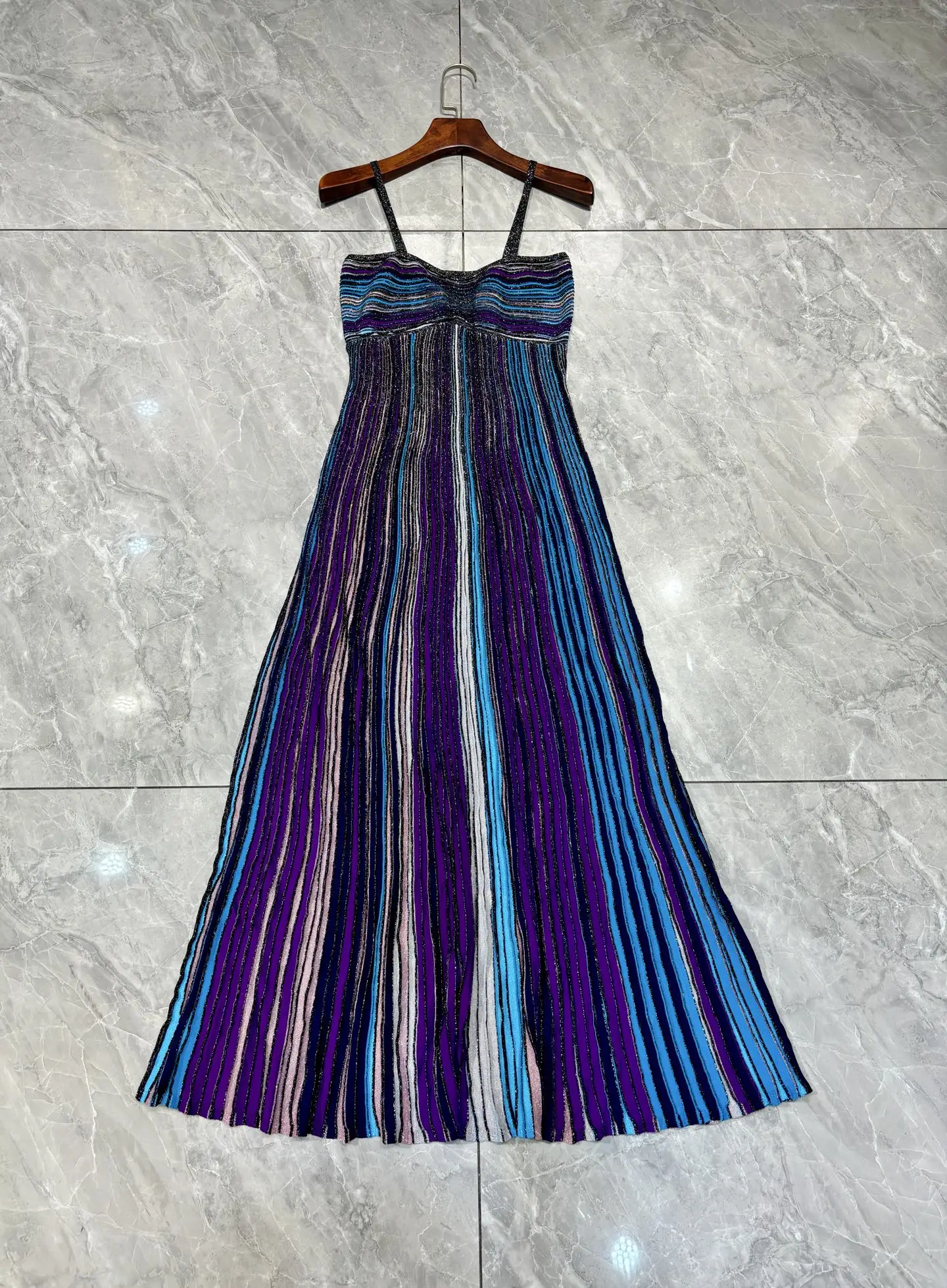 

Sequined Multicolor Striped Ladies Long Dress 2025 New Strapless Fashion Knitted Sling Robe