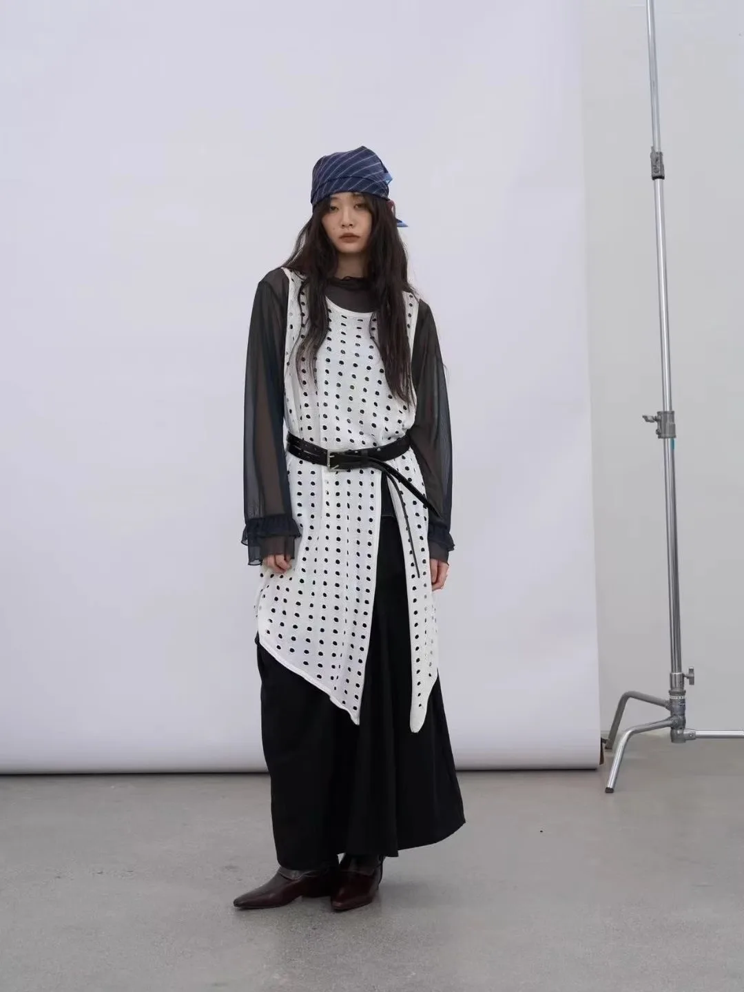 

Loose Knitted Vest Japanese Sle Layered Hollow out Slant Side Split Design BABESLE "Cave Board" Retro Sle Women's Sweater