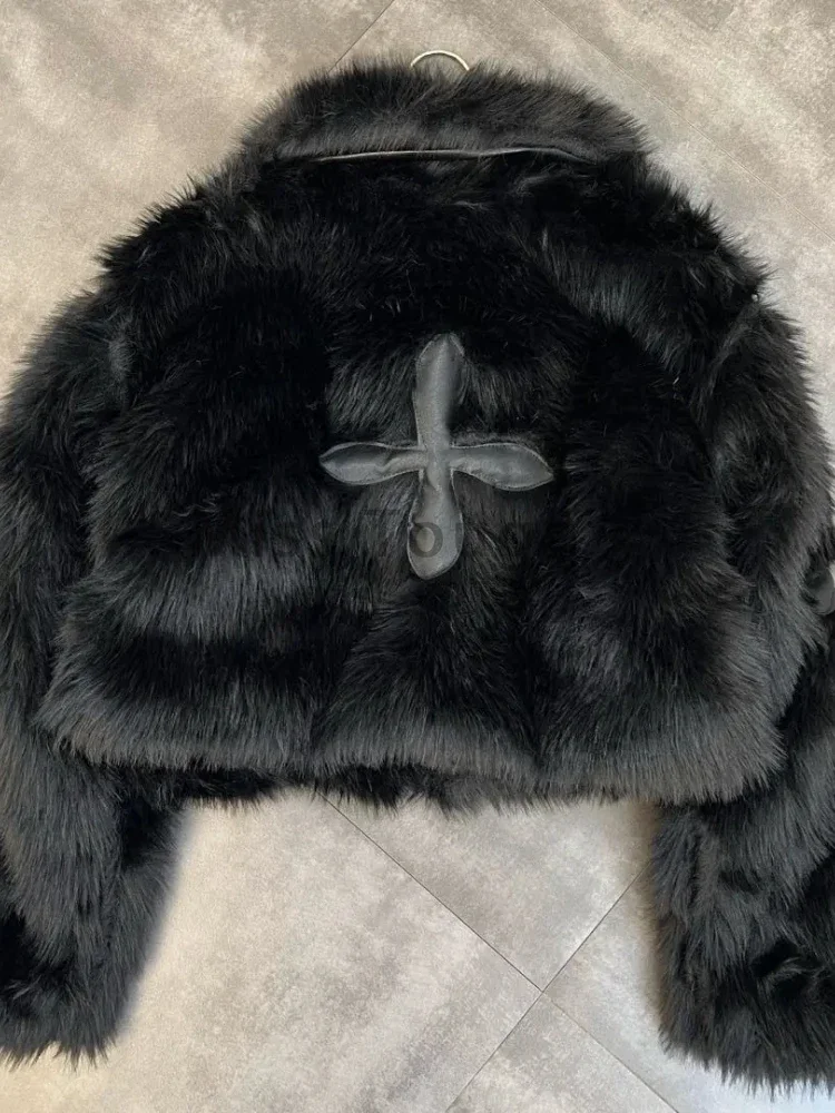 Autumn Jackets Women Coat Polo Collar Simulated Fox Fur Jacket Black Cross Patch Warm Fashion Faux Fur Coat Winter Clothing