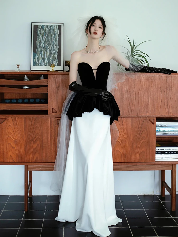 

Элегантное длинное вечернее платье без бретелек для женщин, идеально подходит для свадеб, торжеств, дней рождения, юбилеев и показов.