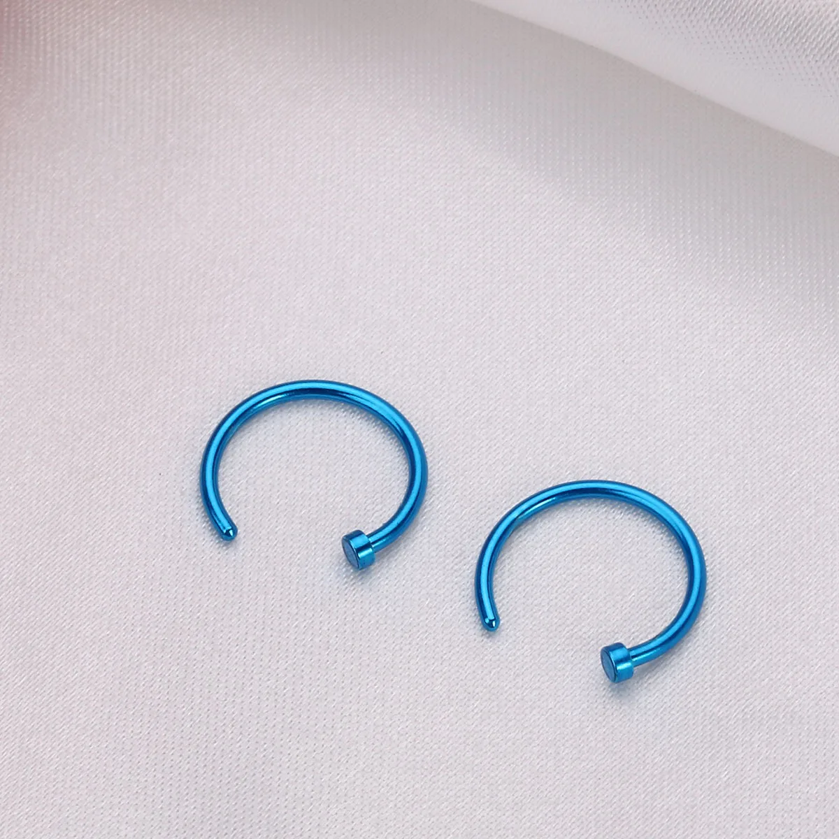 

2 pcs Surgical Titanium Steel Open Nose Ring C-Shaped Hoop Piercing Stud Non-Toxic High Polish Body Jewelry For Daily Wear