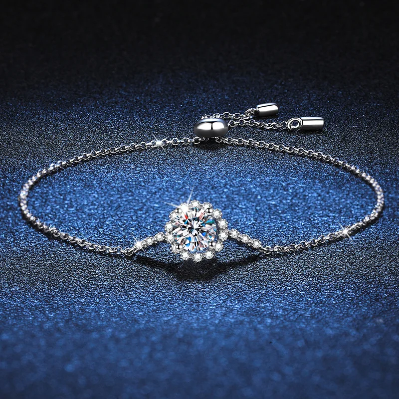 LioraGem Adjustable Daisy-Design Moissanite Bracelet for Women, Stylish 1-Carat D-Color Bracelet Platinum PT950 Stamp